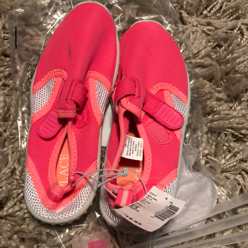 Brand New Girls Water Swim Shoes Size 23 Pink